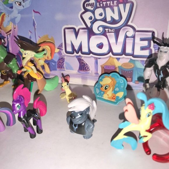 My Little Pony Movie Deluxe Figure Set Of 12 with Sticker and Ring - Picture 3 of 9